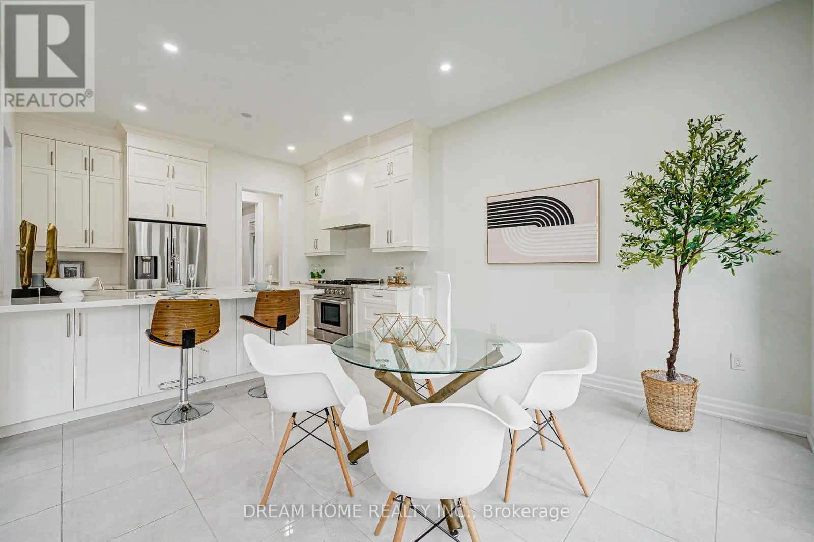 113 BOTELHO CIRCLE