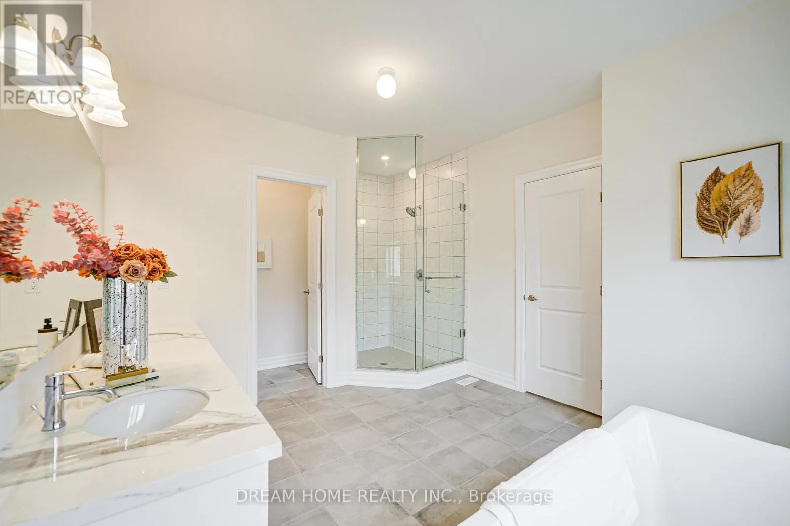 113 BOTELHO CIRCLE