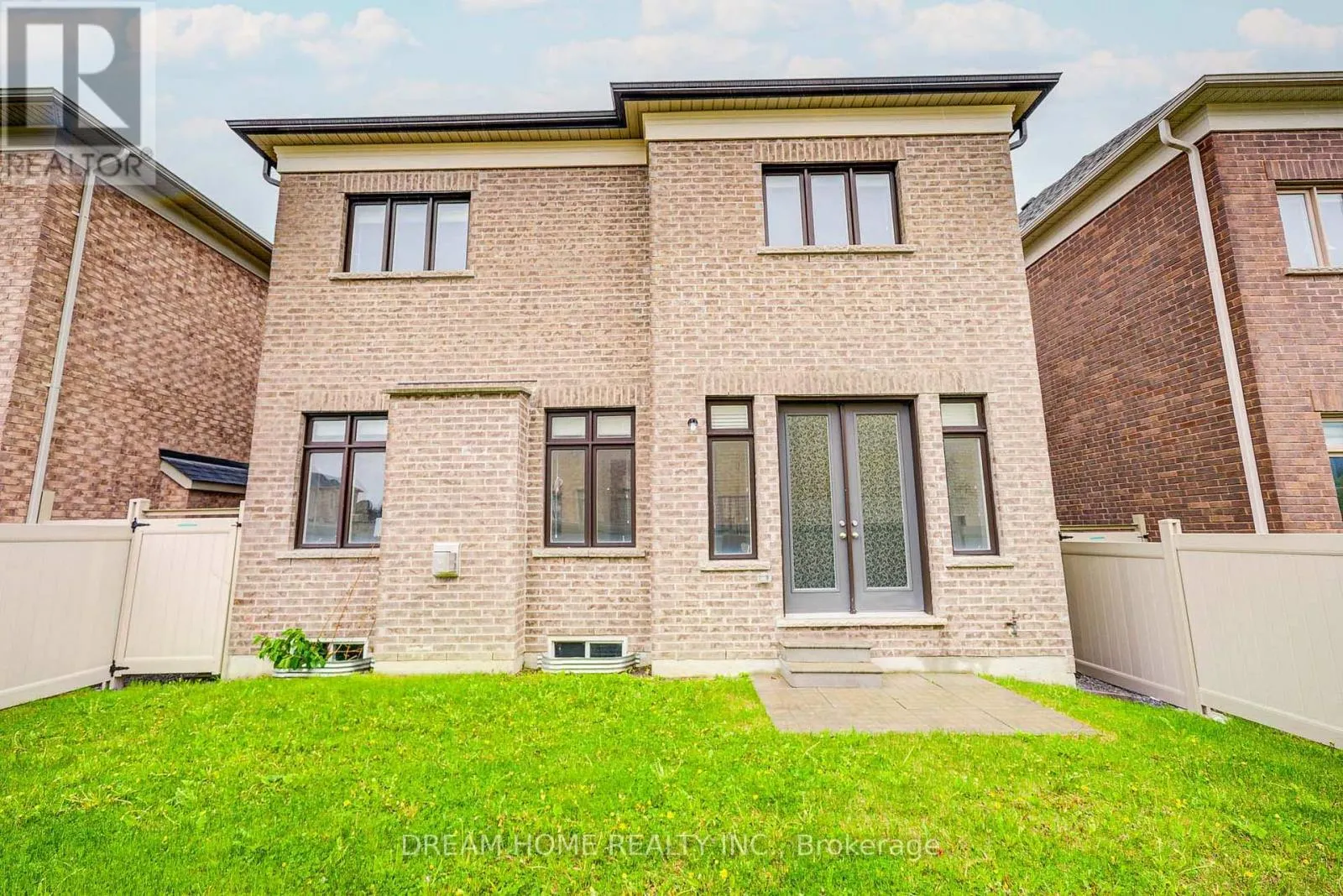 113 BOTELHO CIRCLE