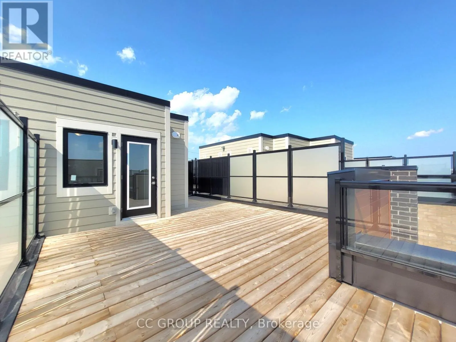 21 - 16 LYTHAM GREEN CIRCLE