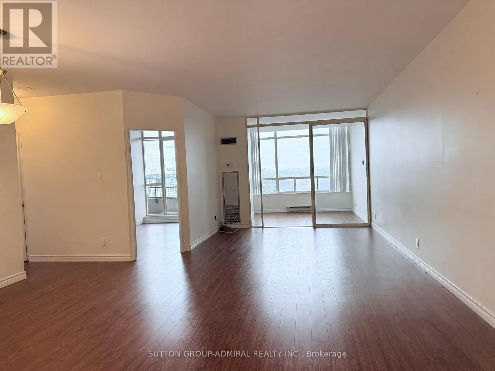 PH27 - 32 CLARISSA DRIVE