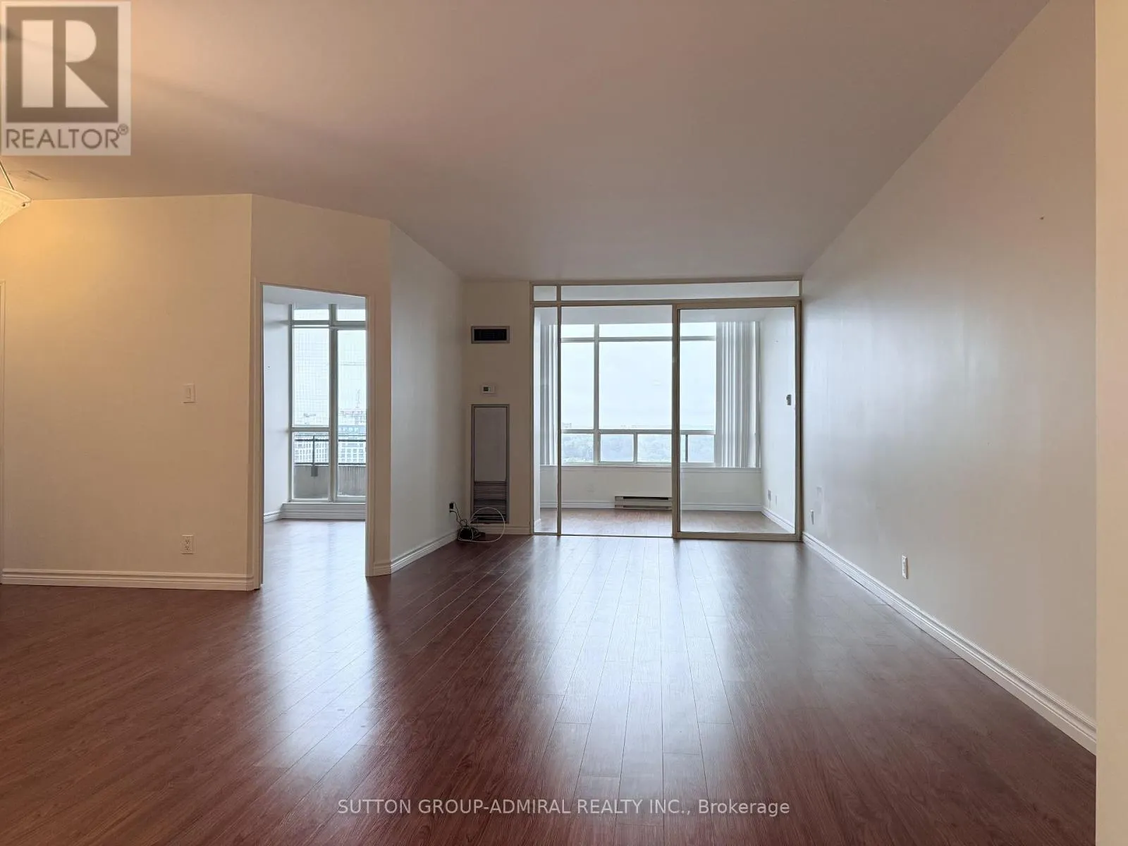 PH27 - 32 CLARISSA DRIVE