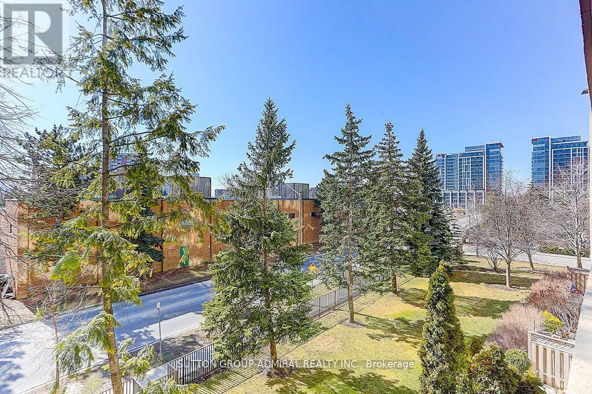 PH27 - 32 CLARISSA DRIVE