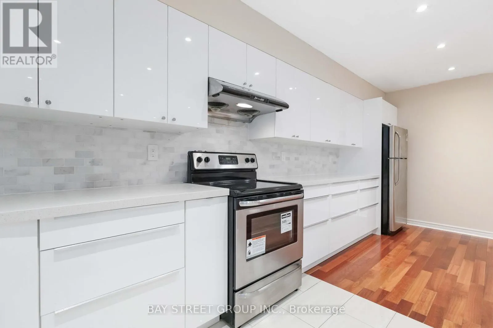 25 MAPLE RIDGE CRESCENT