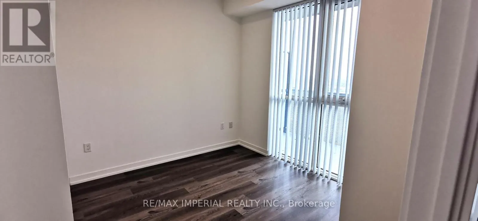 3208 - 28 INTERCHANGE WAY