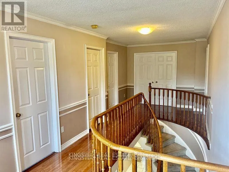 325 SALISBURY LANE