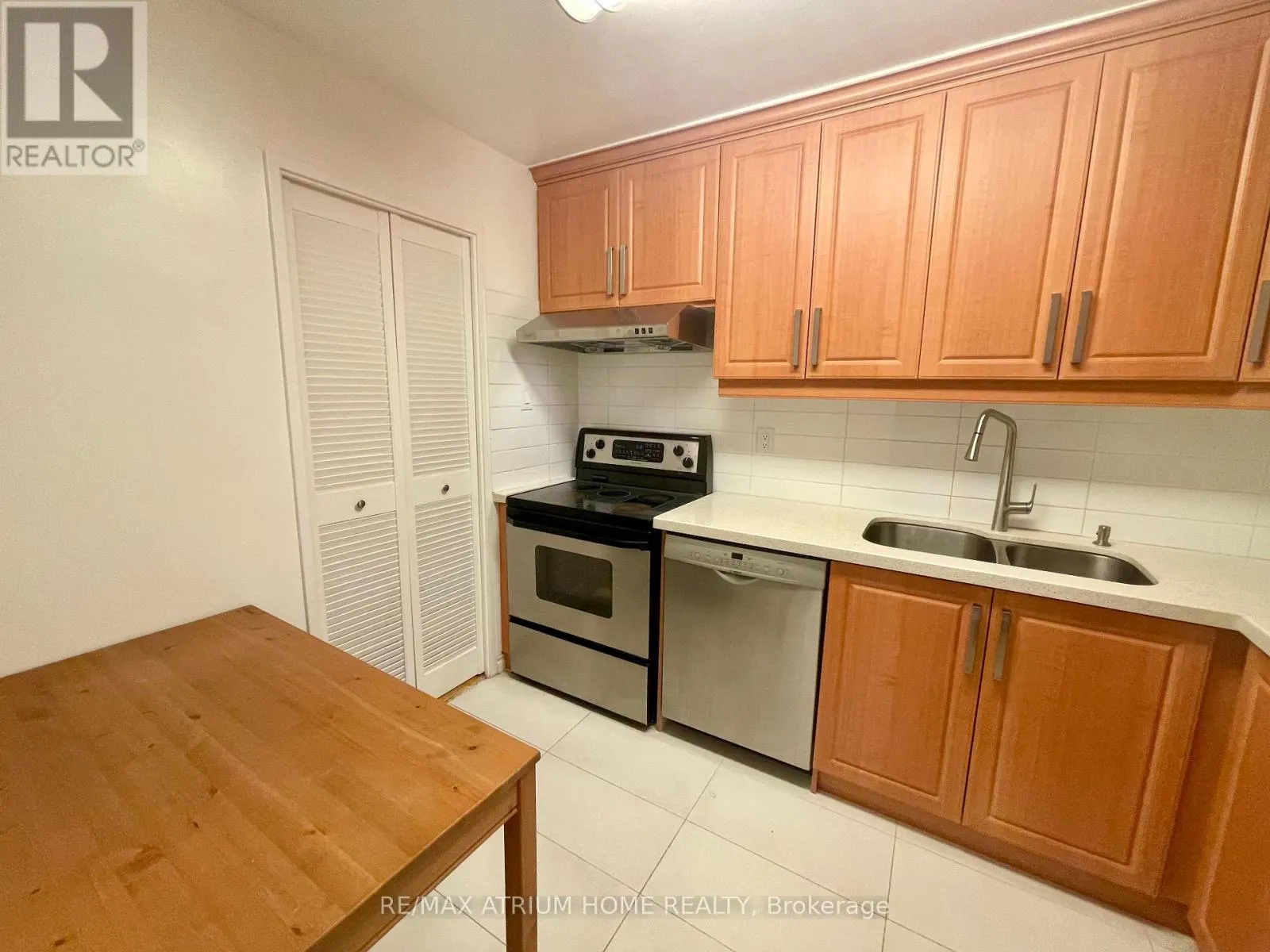 332 - 16A ELGIN STREET