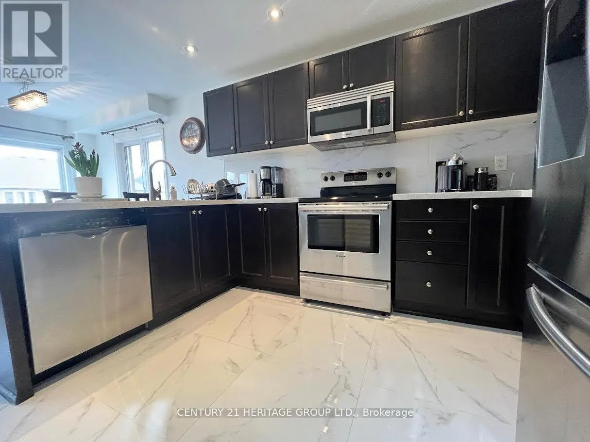 MAIN - 135 BLACK MAPLE CRESCENT