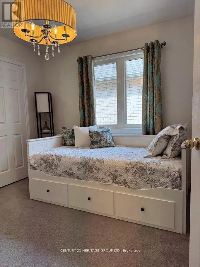 MAIN - 135 BLACK MAPLE CRESCENT