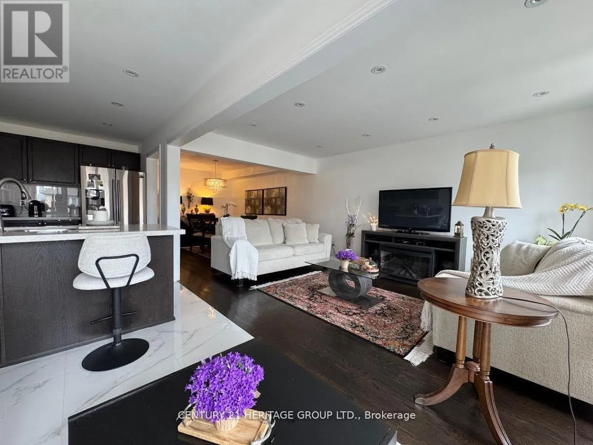 MAIN - 135 BLACK MAPLE CRESCENT