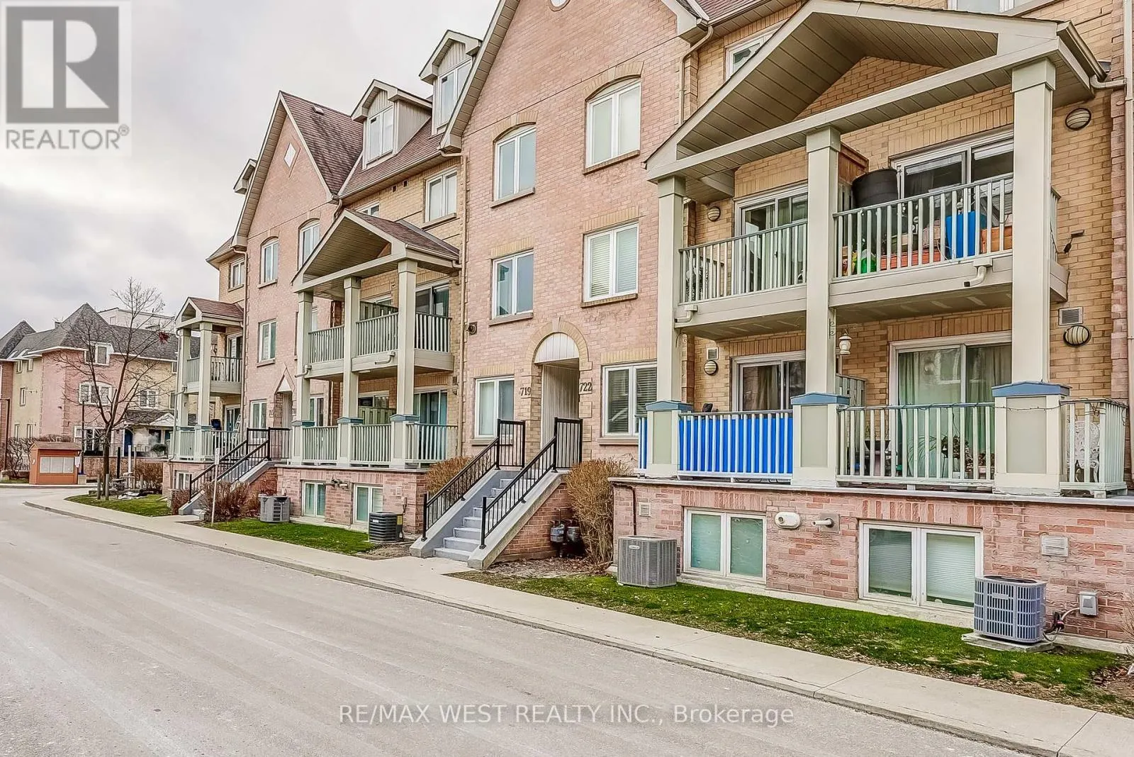 722 - 75 WELDRICK ROAD E