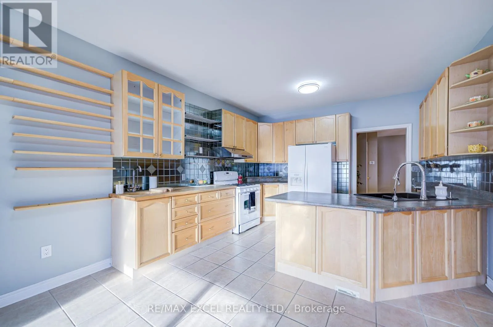 23 LENA DRIVE