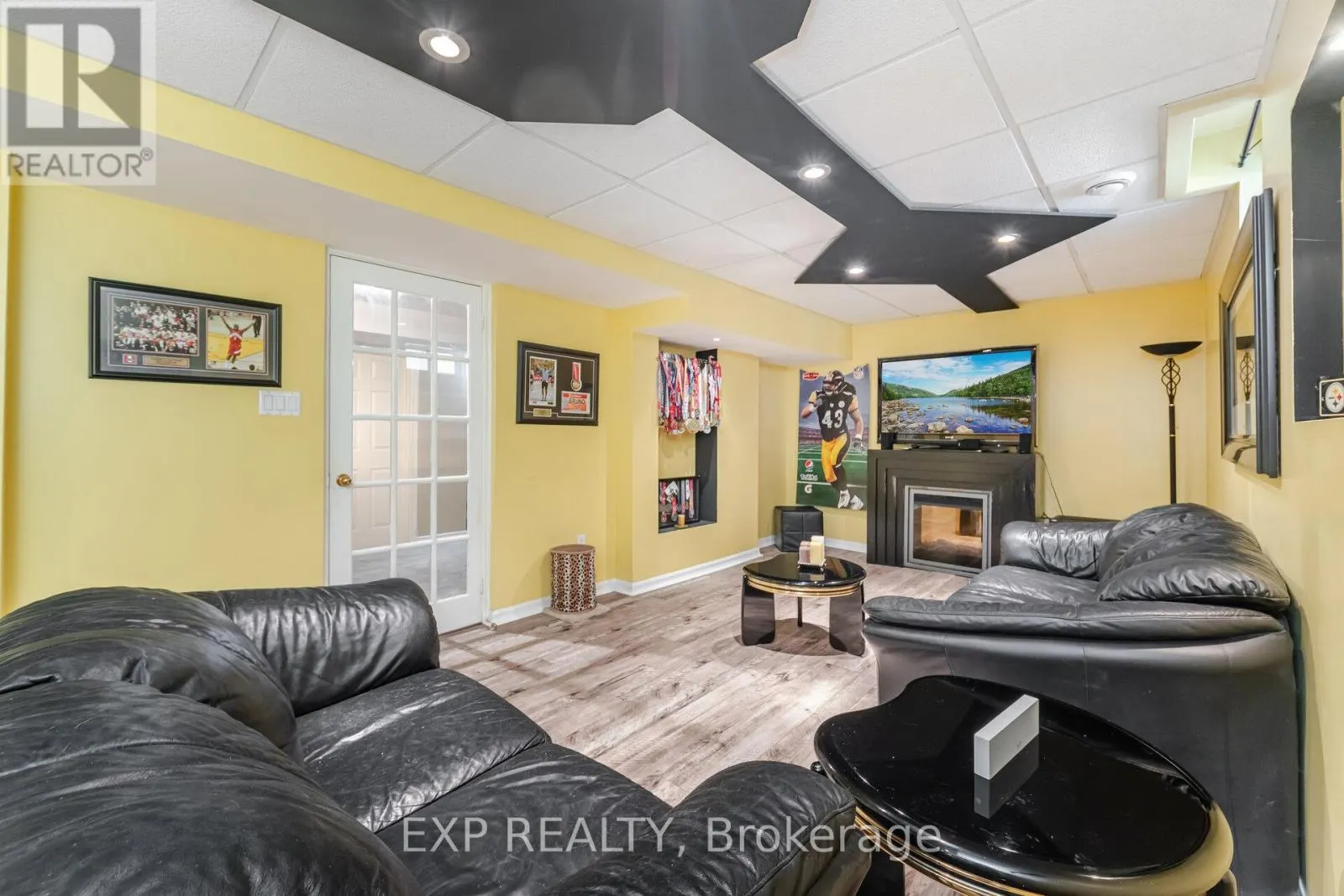 211 FLETCHER DRIVE