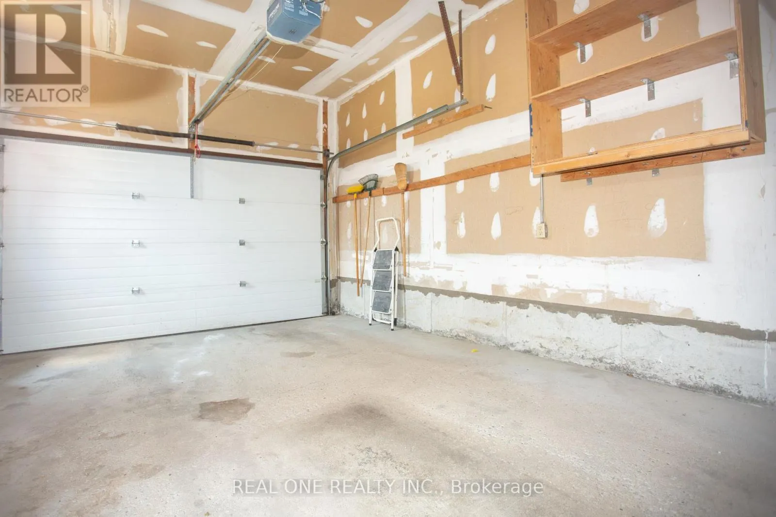 31 COUGAR COURT