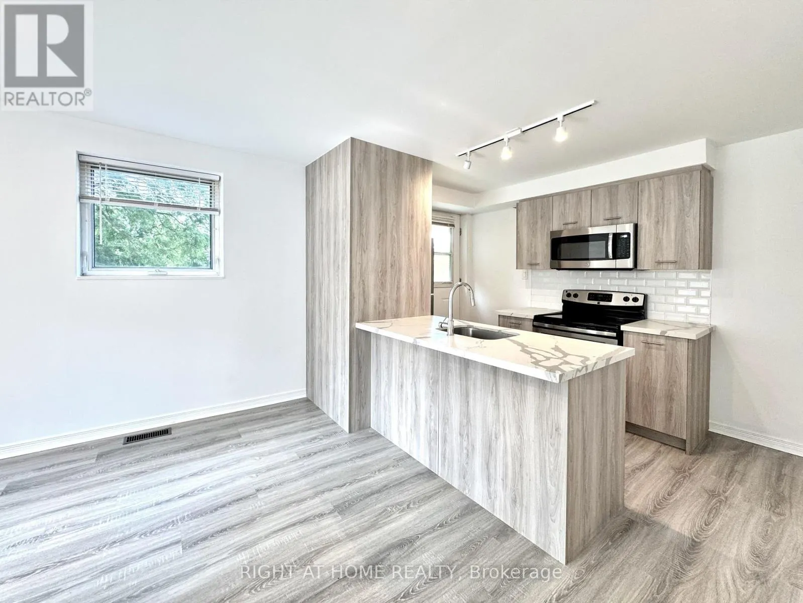 A - 469 QUEEN STREET