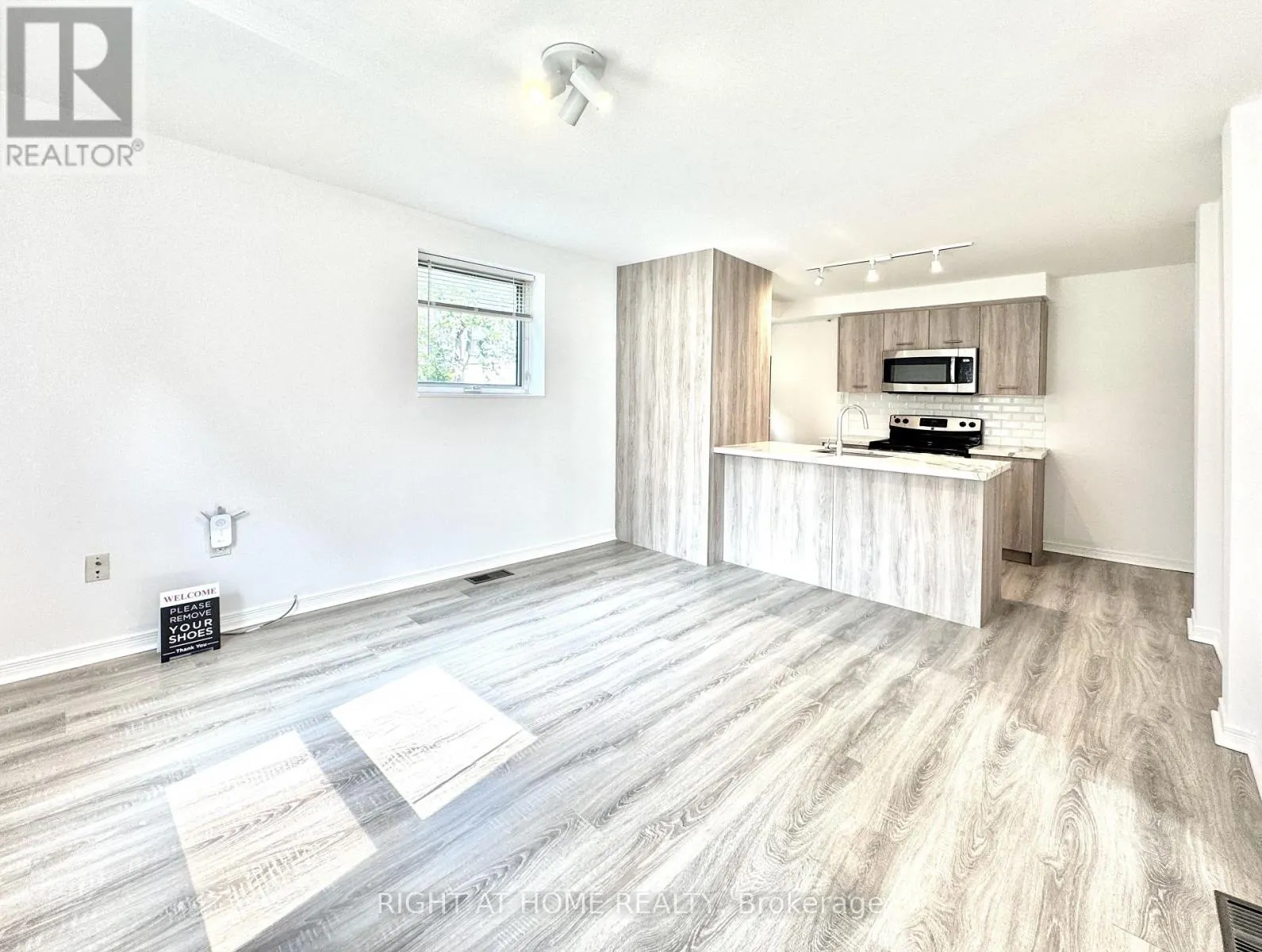 A - 469 QUEEN STREET