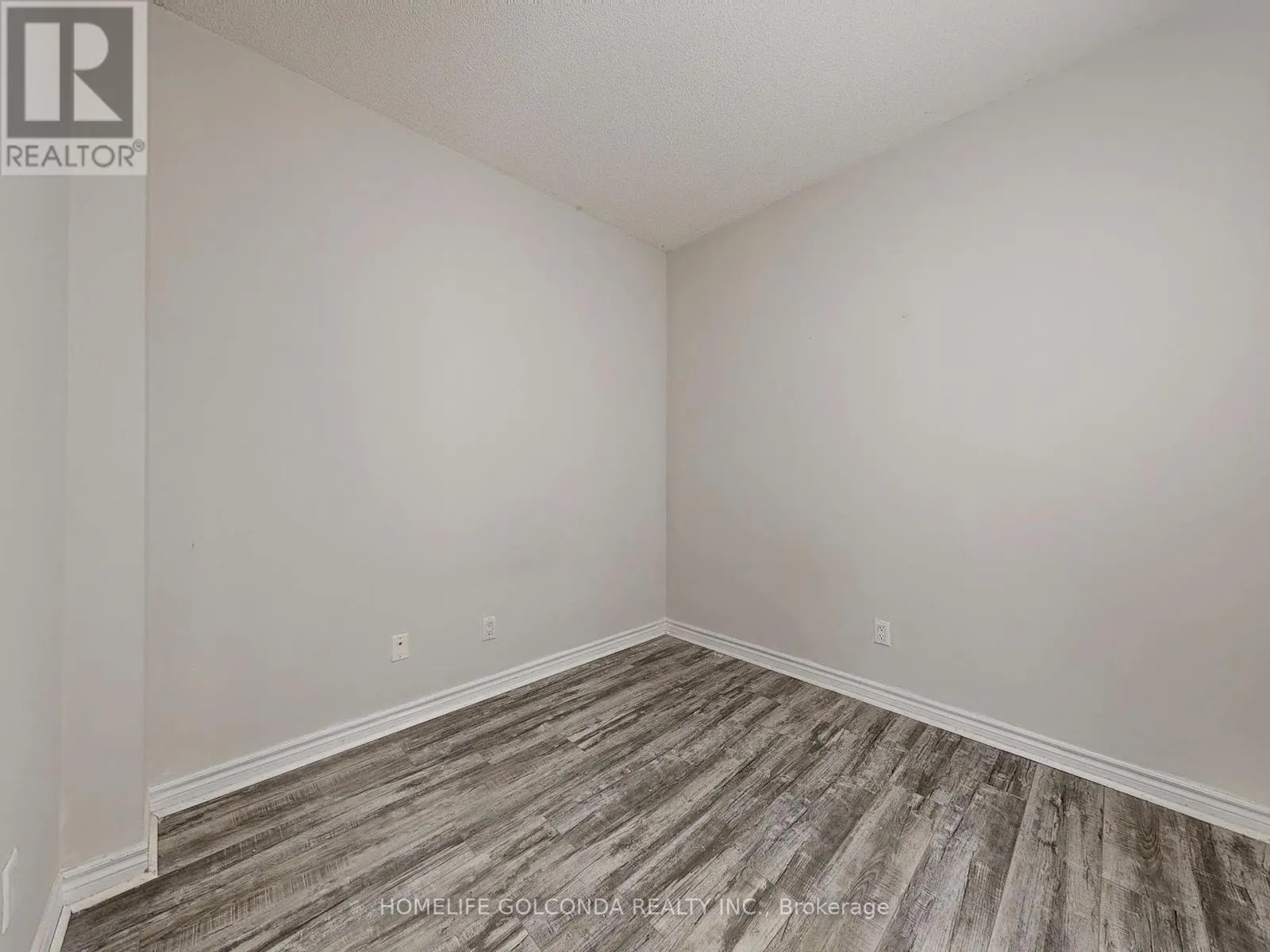 102 - 130 POND DRIVE