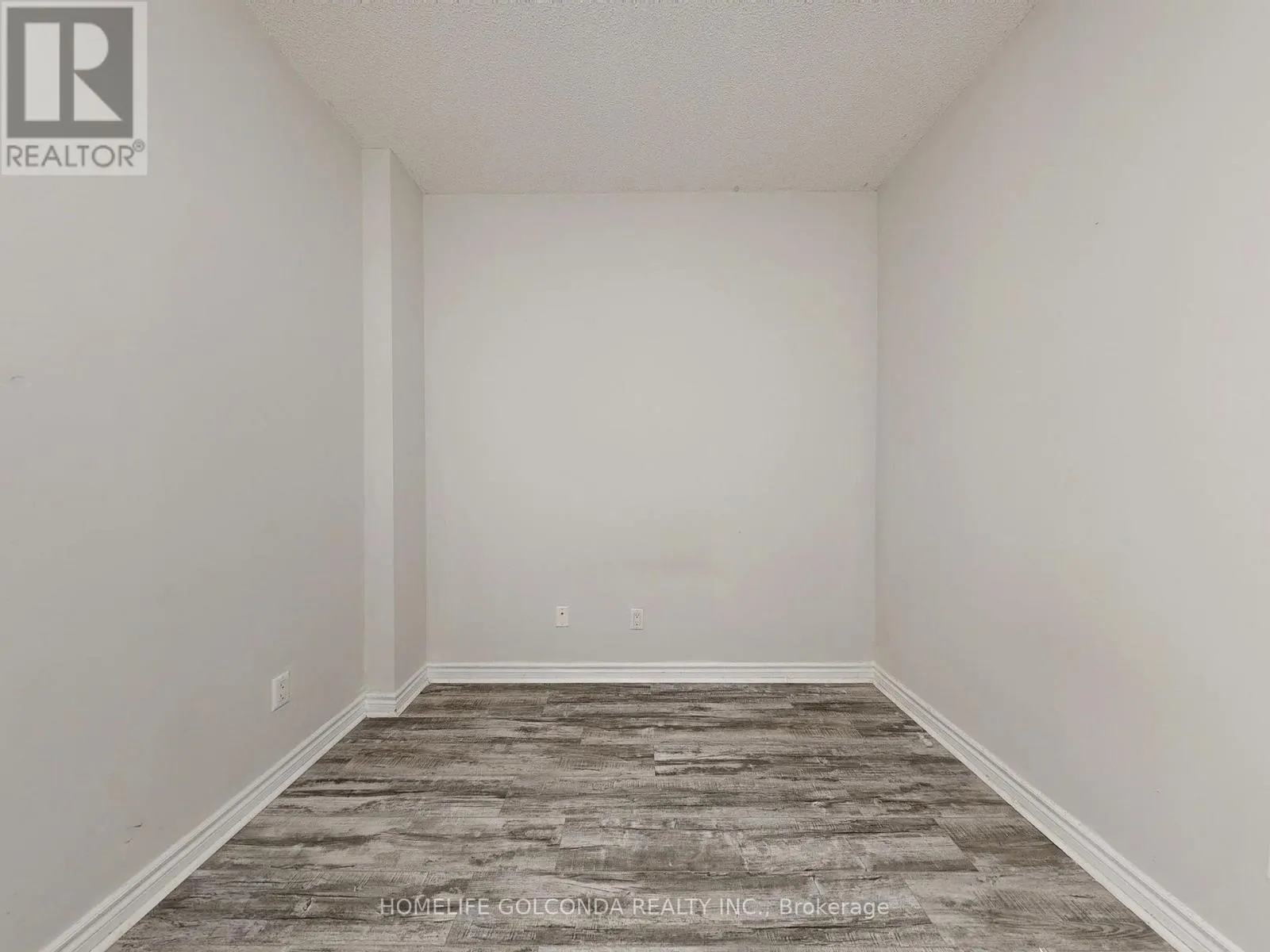 102 - 130 POND DRIVE