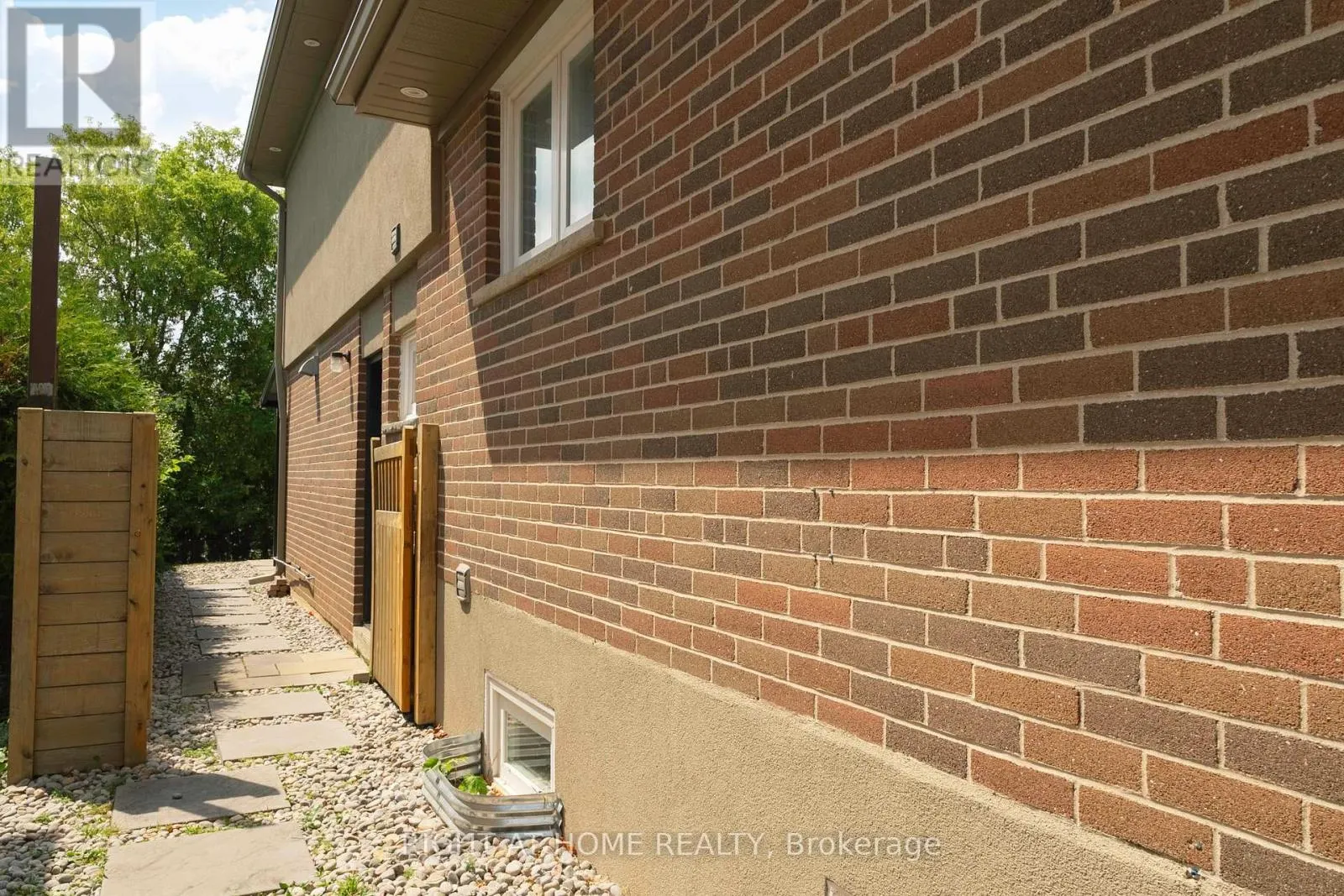 34 WILDROSE CRESCENT
