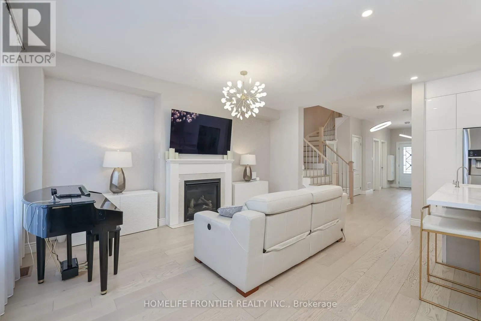 14 CHARMUSE LANE