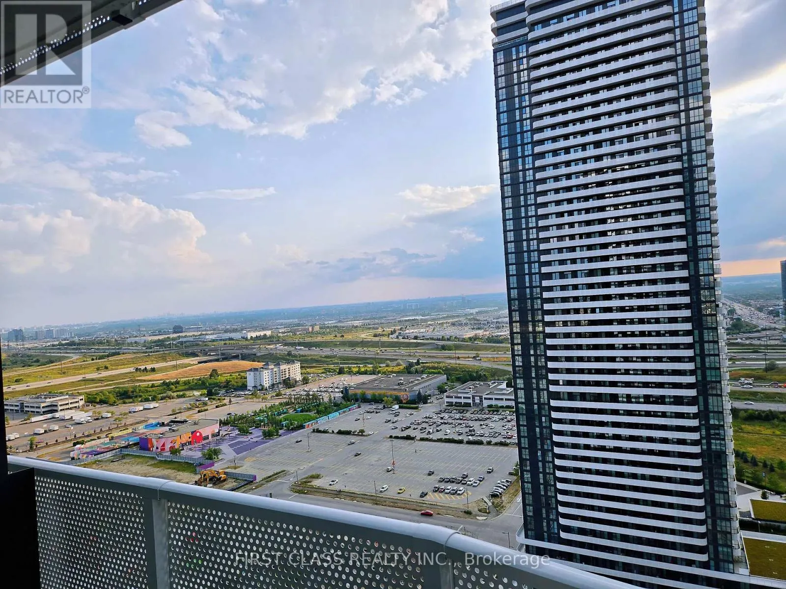 3003 - 28 INTERCHANGE WAY
