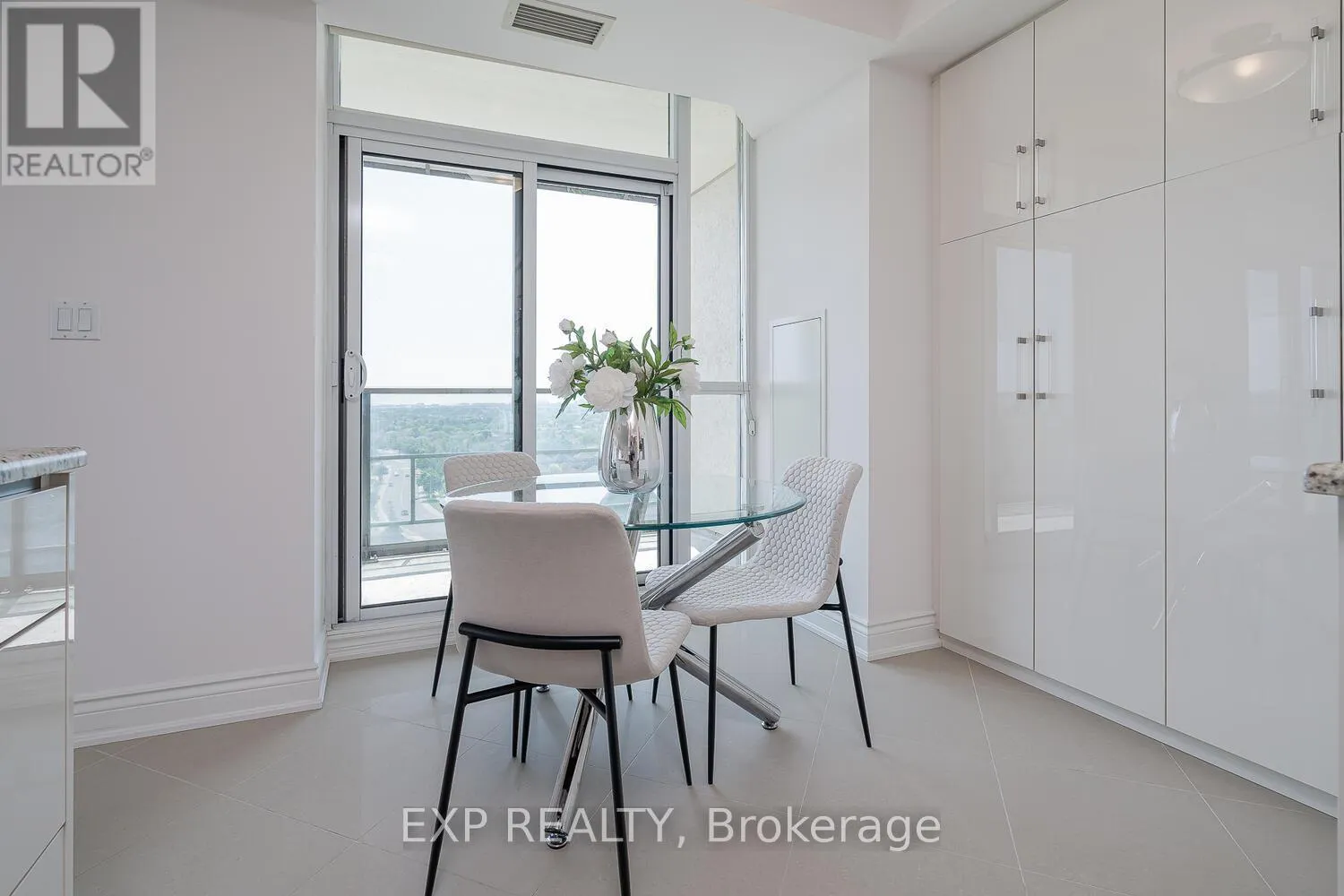 1205 - 88 PROMENADE CIRCLE