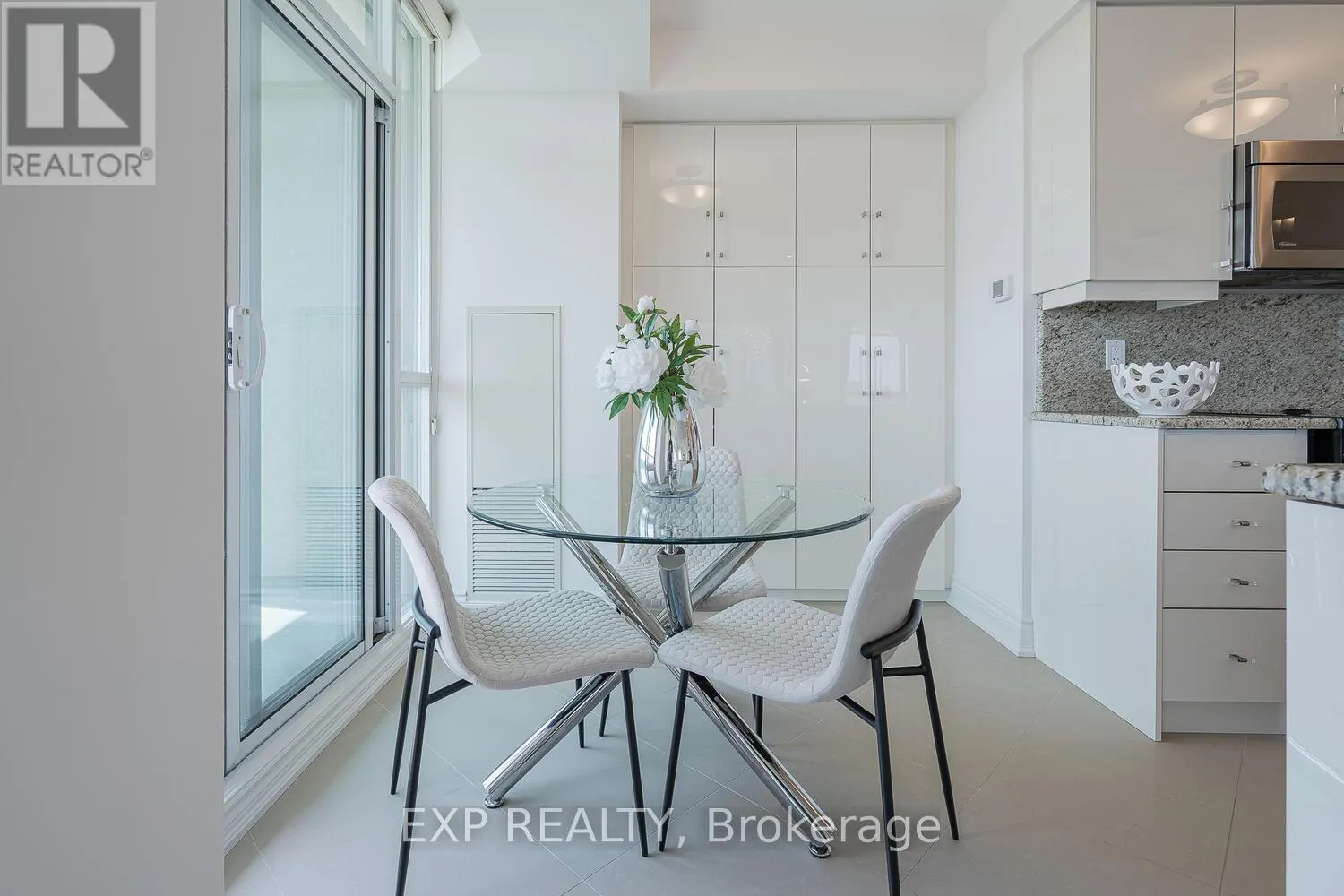 1205 - 88 PROMENADE CIRCLE