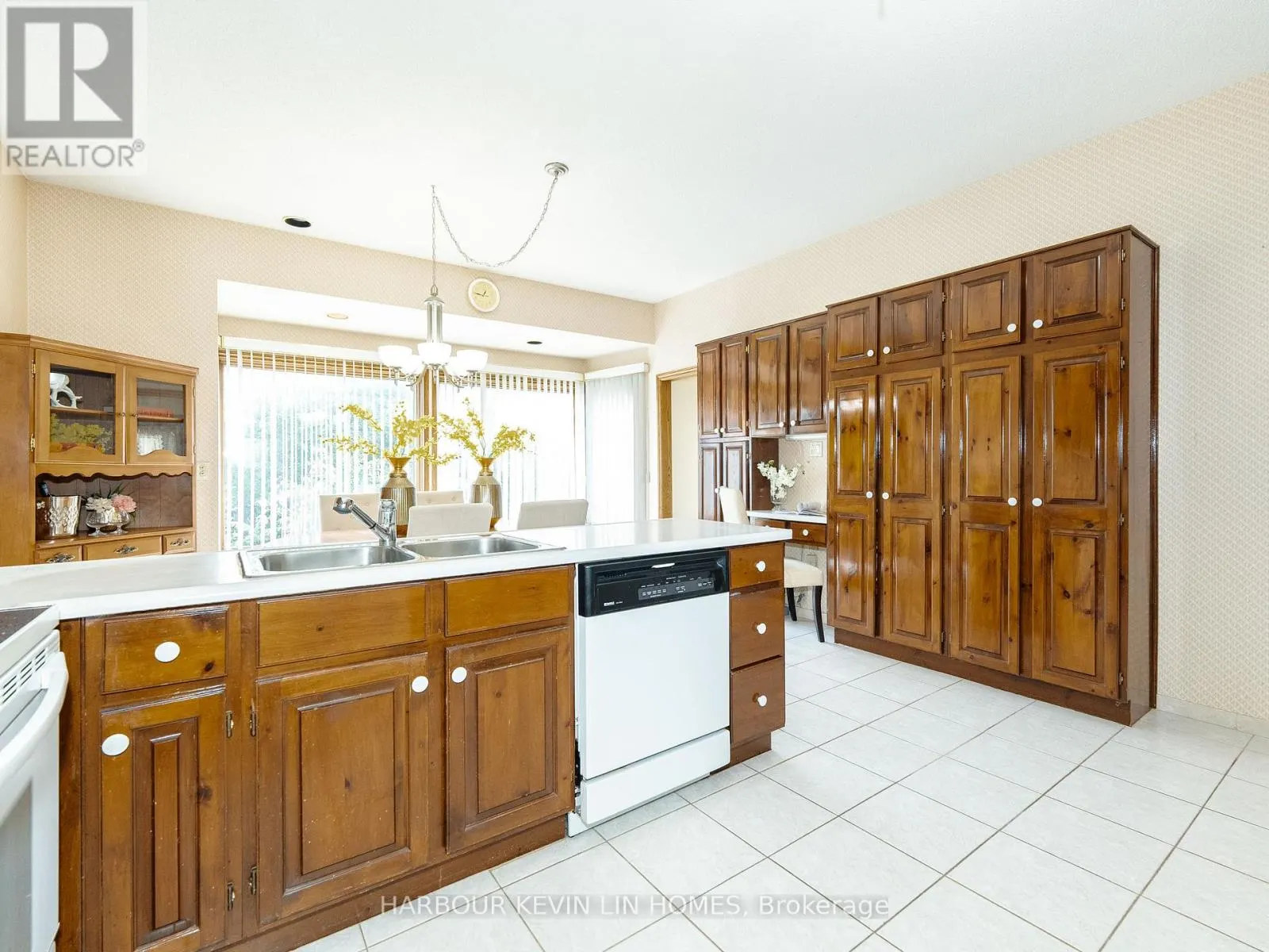 101 LEYBURN AVENUE