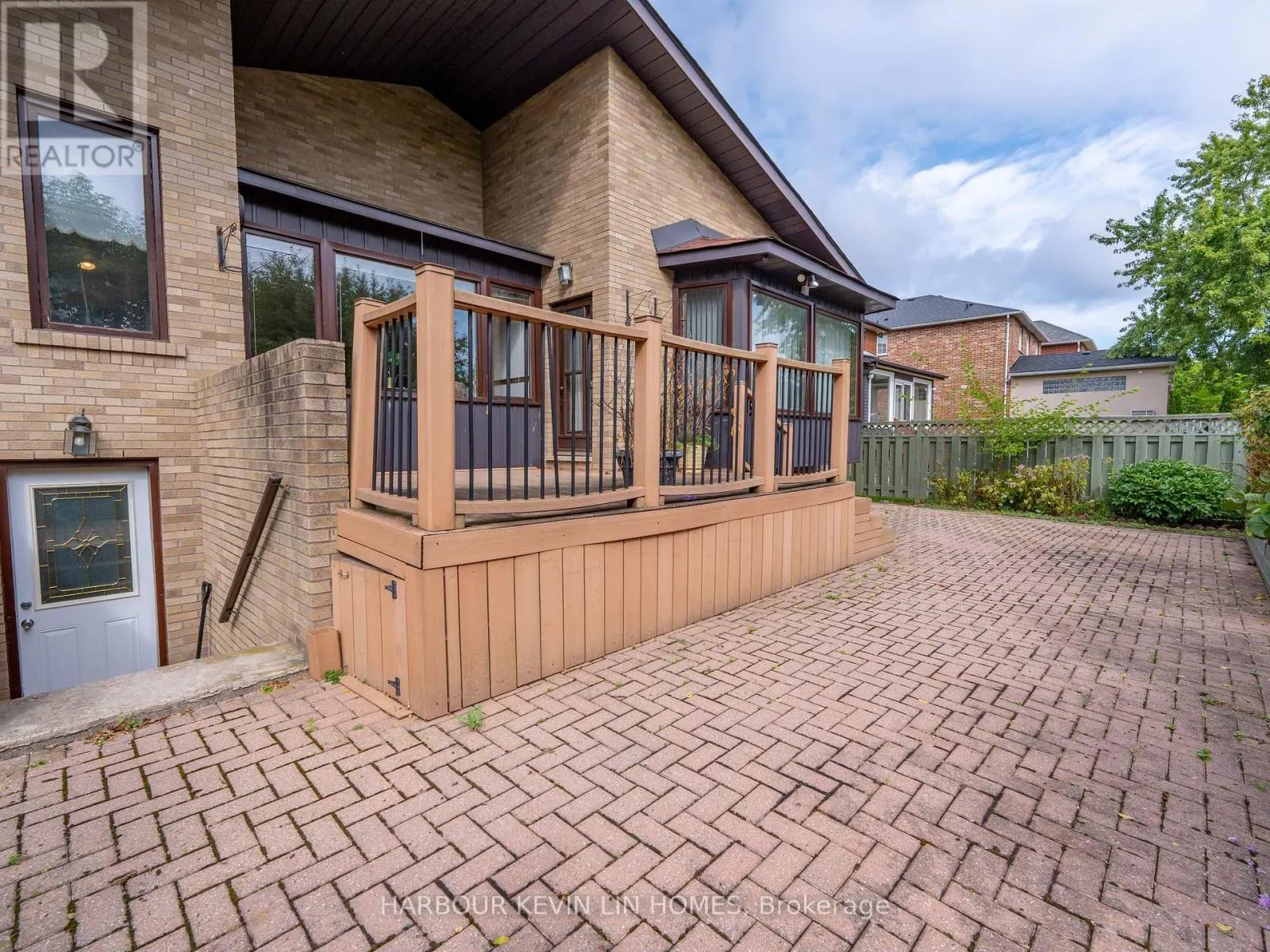 101 LEYBURN AVENUE