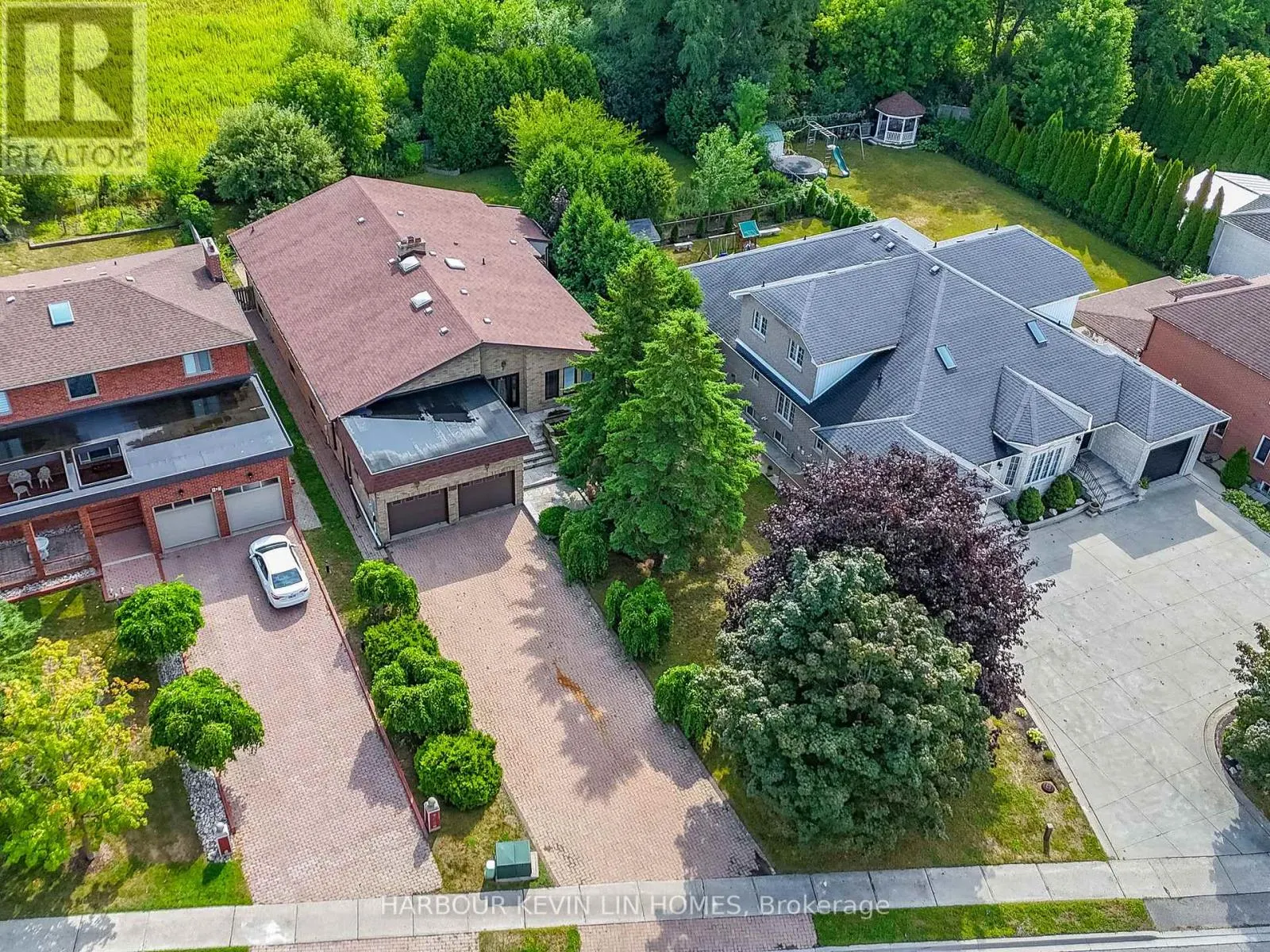 101 LEYBURN AVENUE