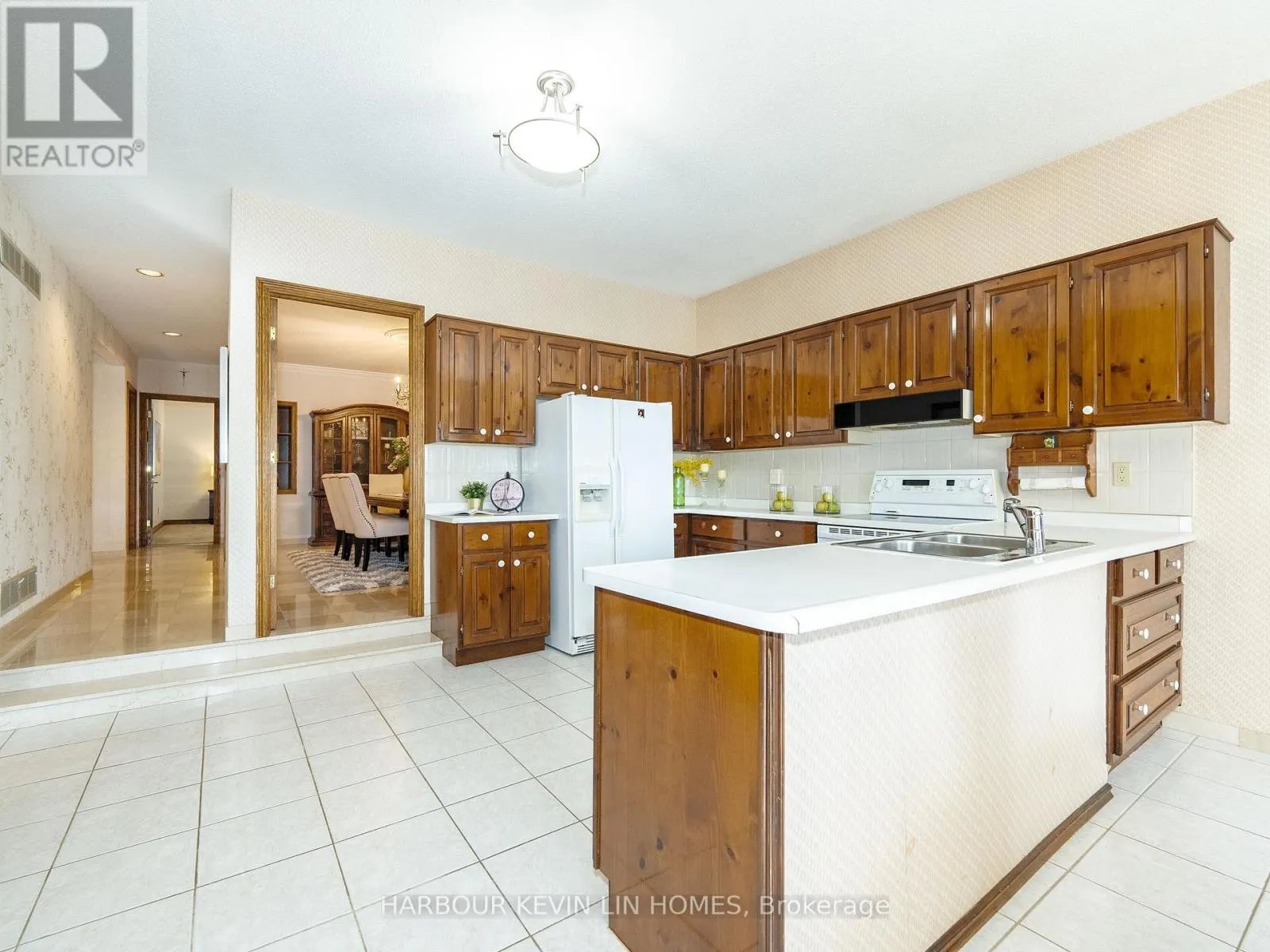 101 LEYBURN AVENUE