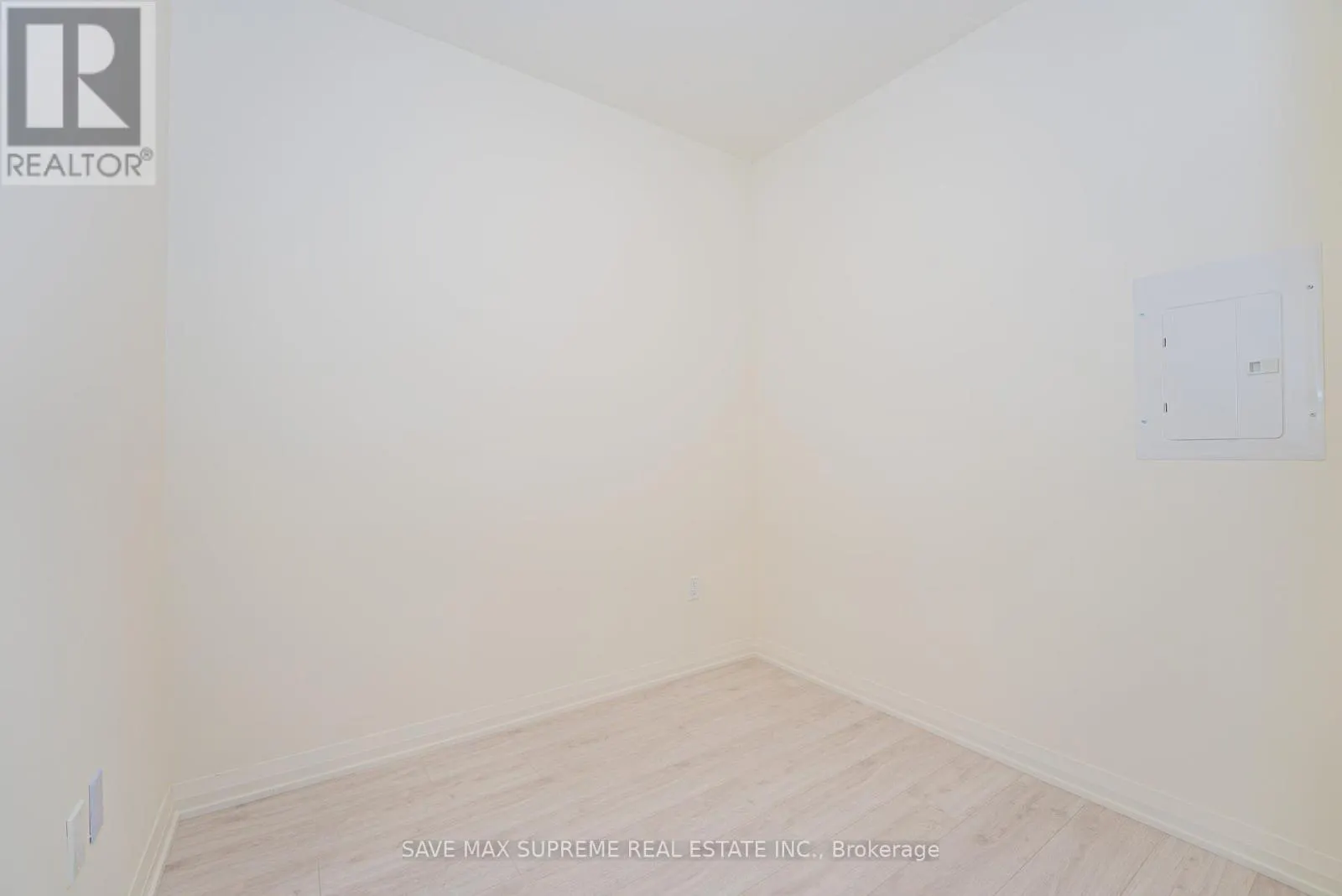 1716 - 8960 JANE STREET