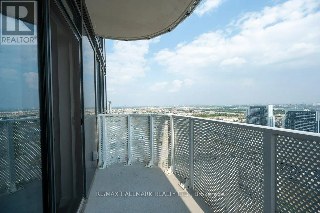 2710 - 28 INTERCHANGE WAY