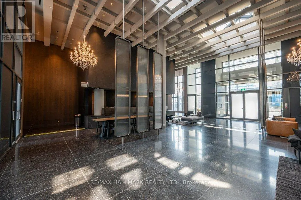 2710 - 28 INTERCHANGE WAY
