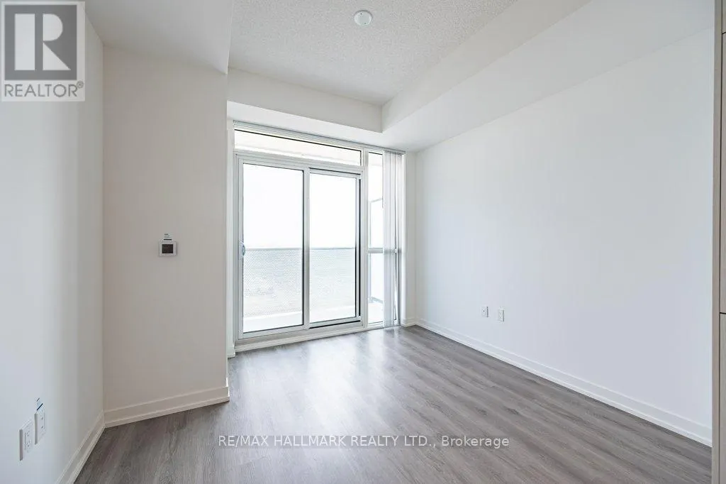 2710 - 28 INTERCHANGE WAY
