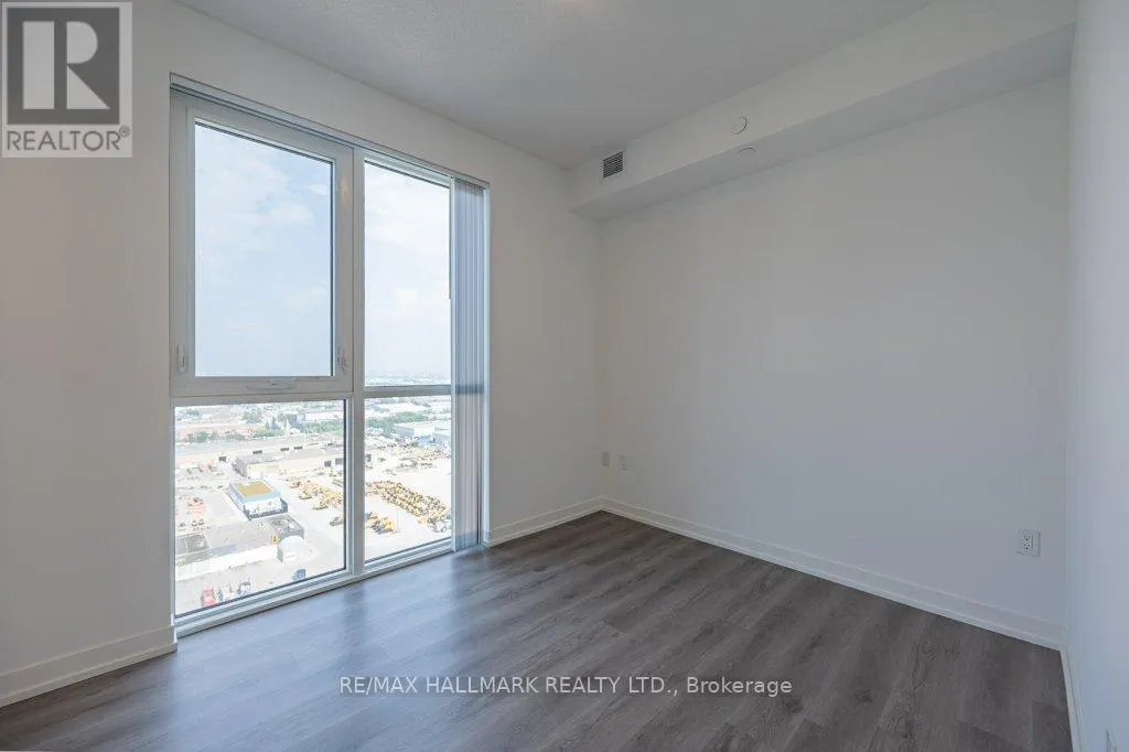 2710 - 28 INTERCHANGE WAY