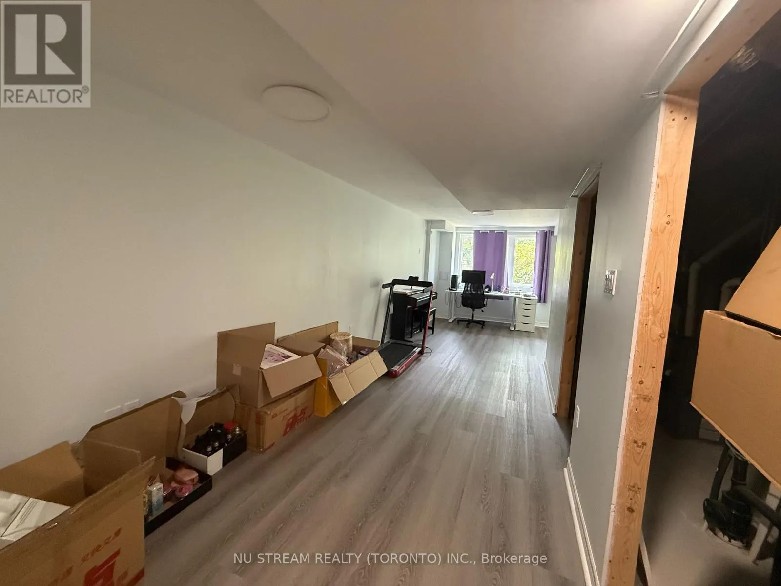 42 - 8 TOWNWOOD DRIVE