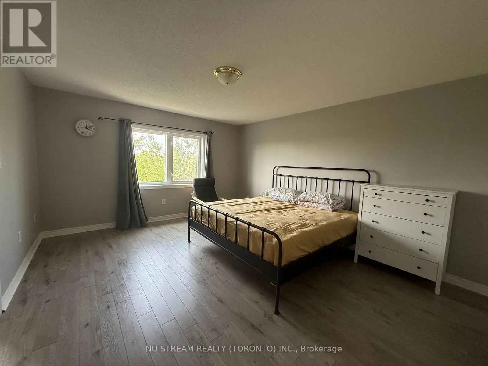 42 - 8 TOWNWOOD DRIVE
