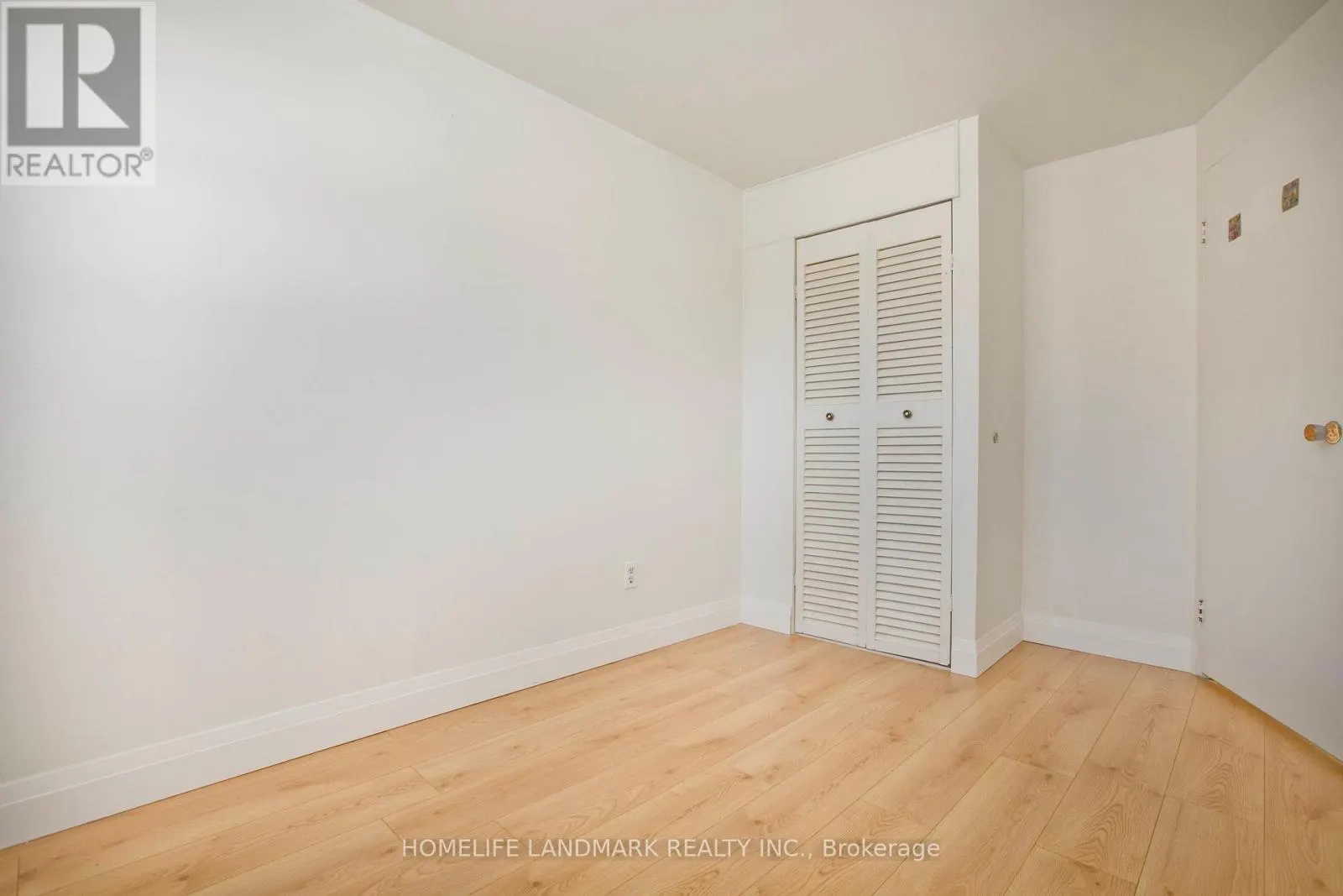 1806 JOHN STREET