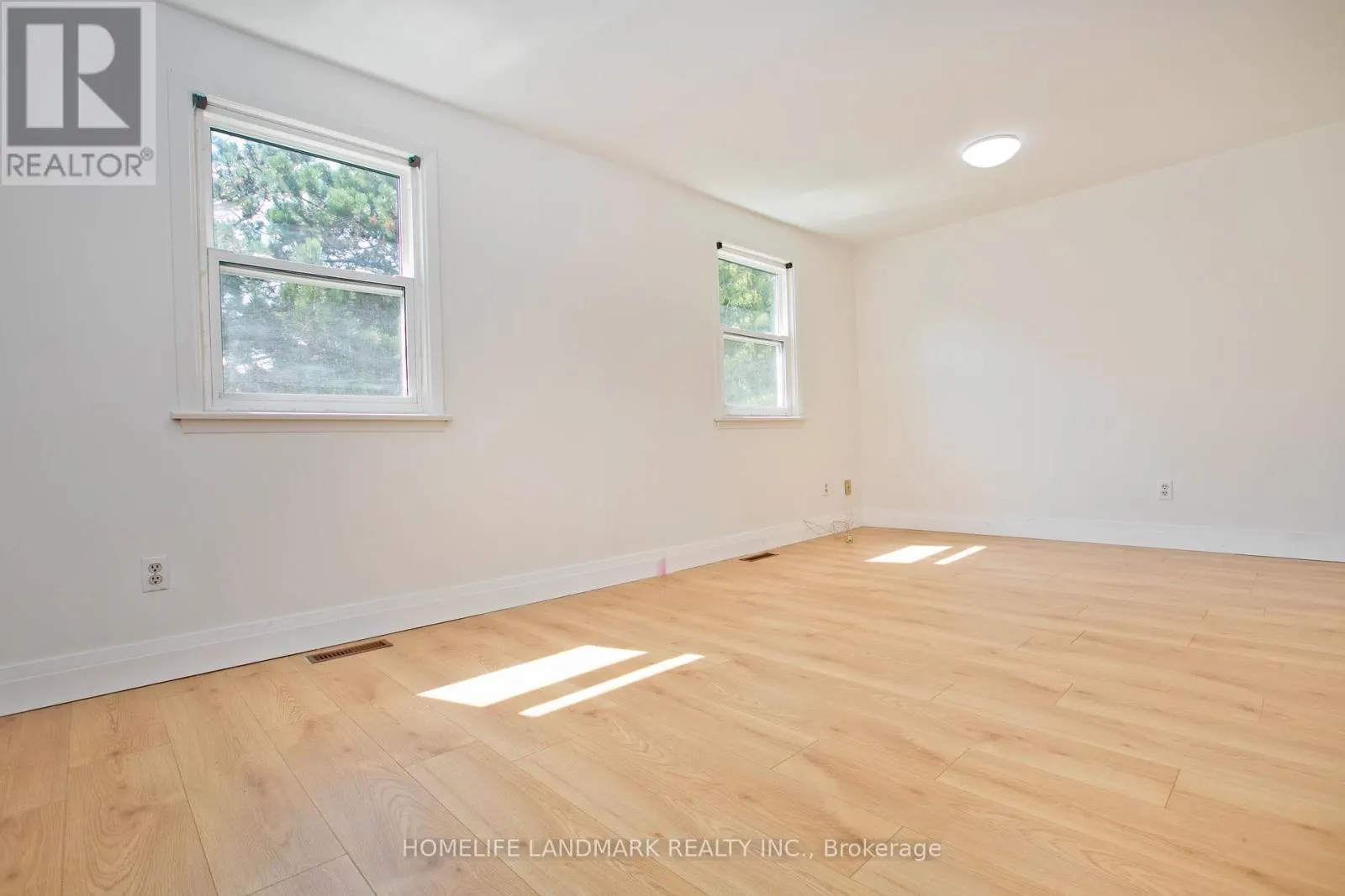 1806 JOHN STREET