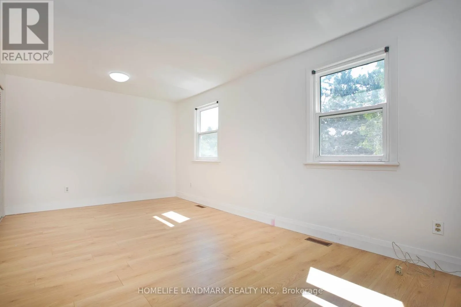 1806 JOHN STREET