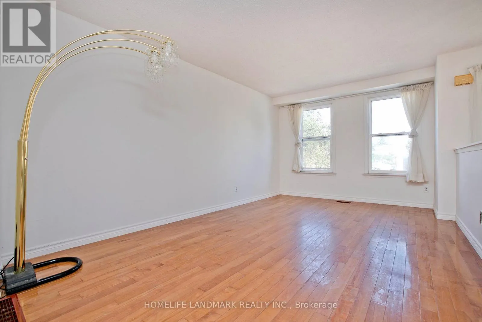1806 JOHN STREET
