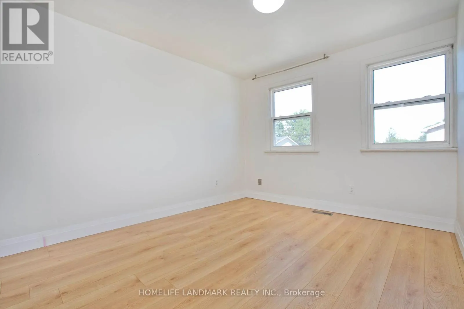 1806 JOHN STREET