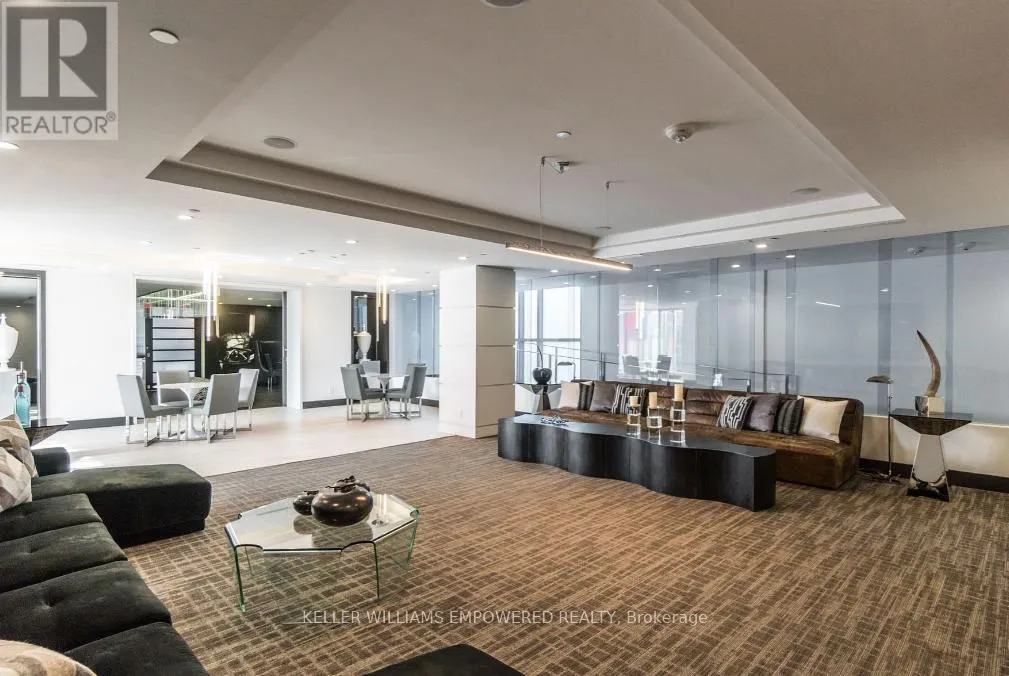 PH10 - 9471 YONGE STREET