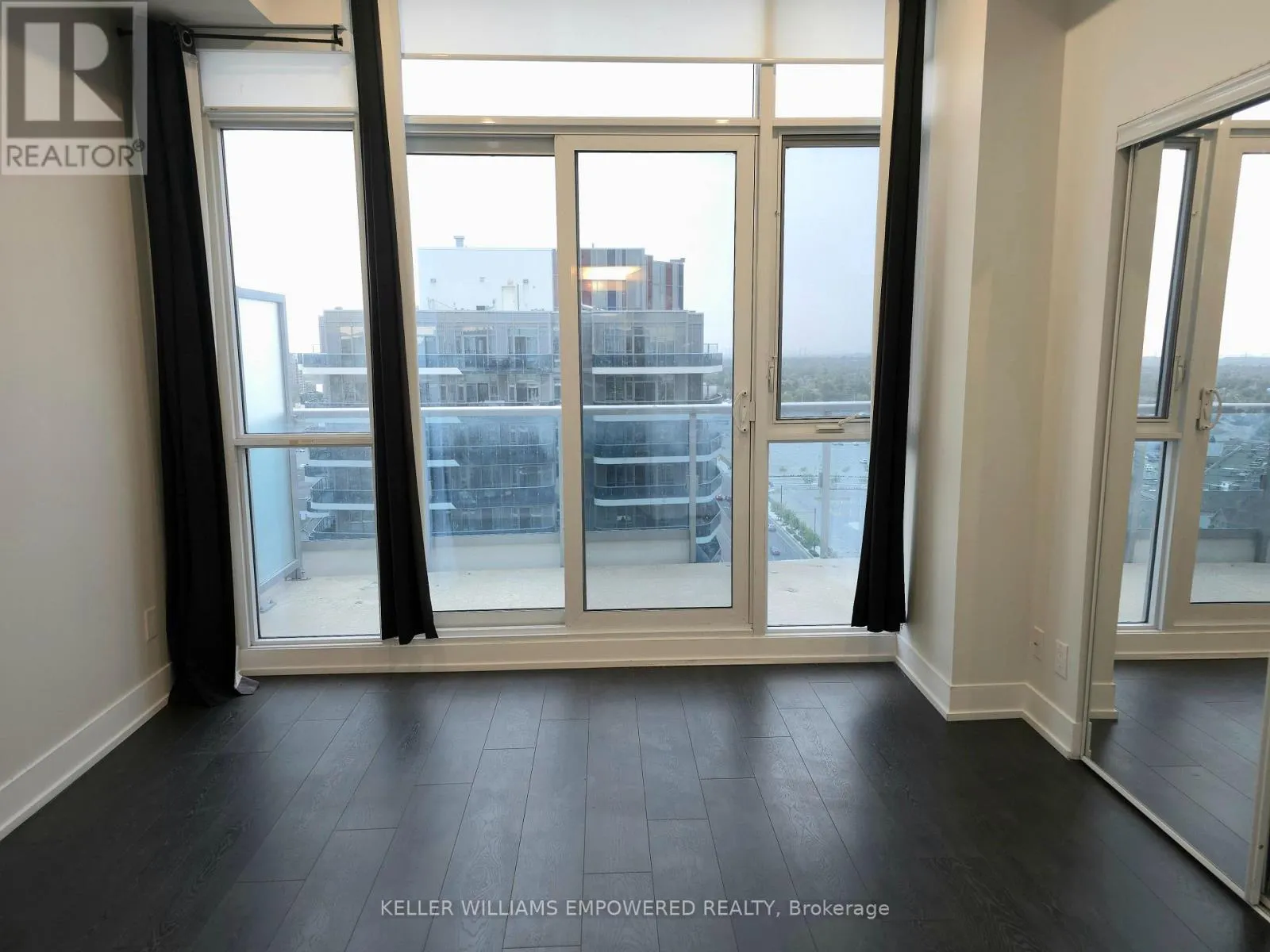 PH10 - 9471 YONGE STREET