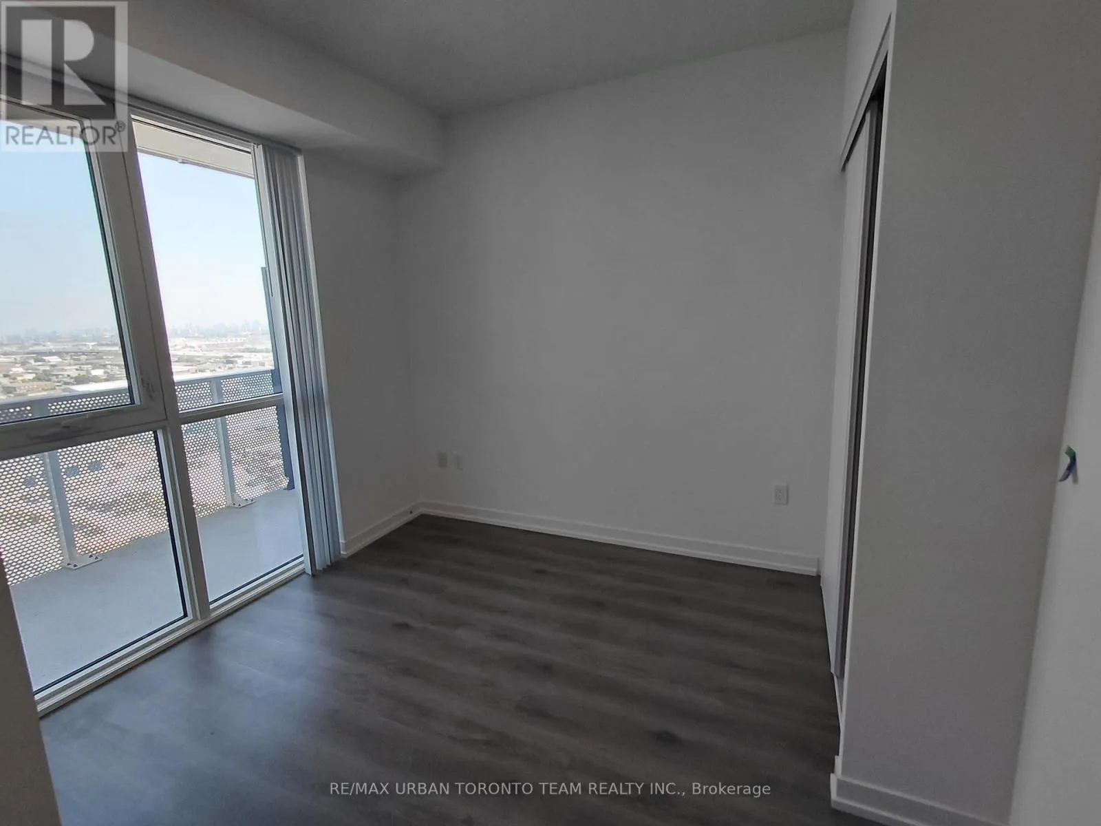 3007 - 28 INTERCHANGE WAY