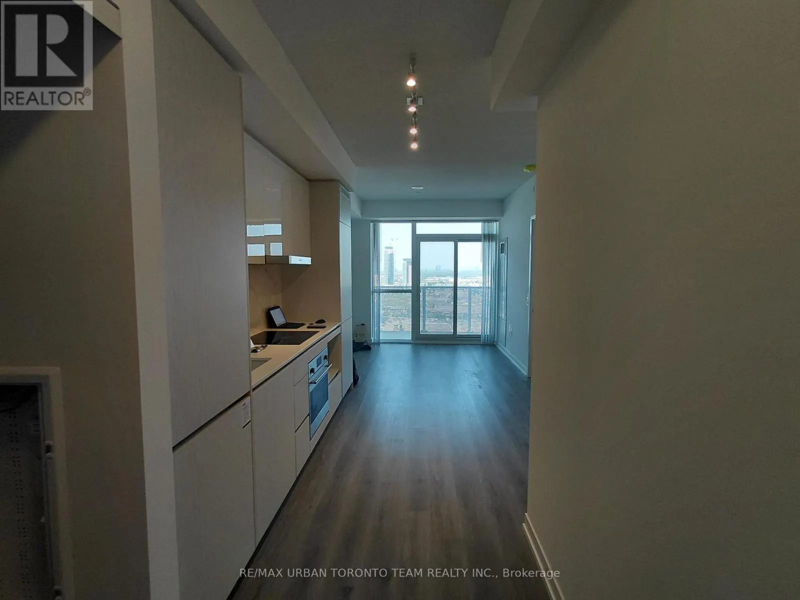 3007 - 28 INTERCHANGE WAY