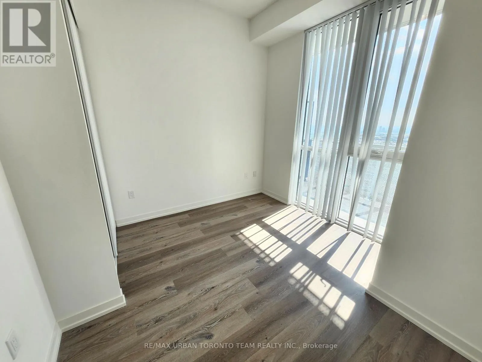 3101 - 28 INTERCHANGE WAY