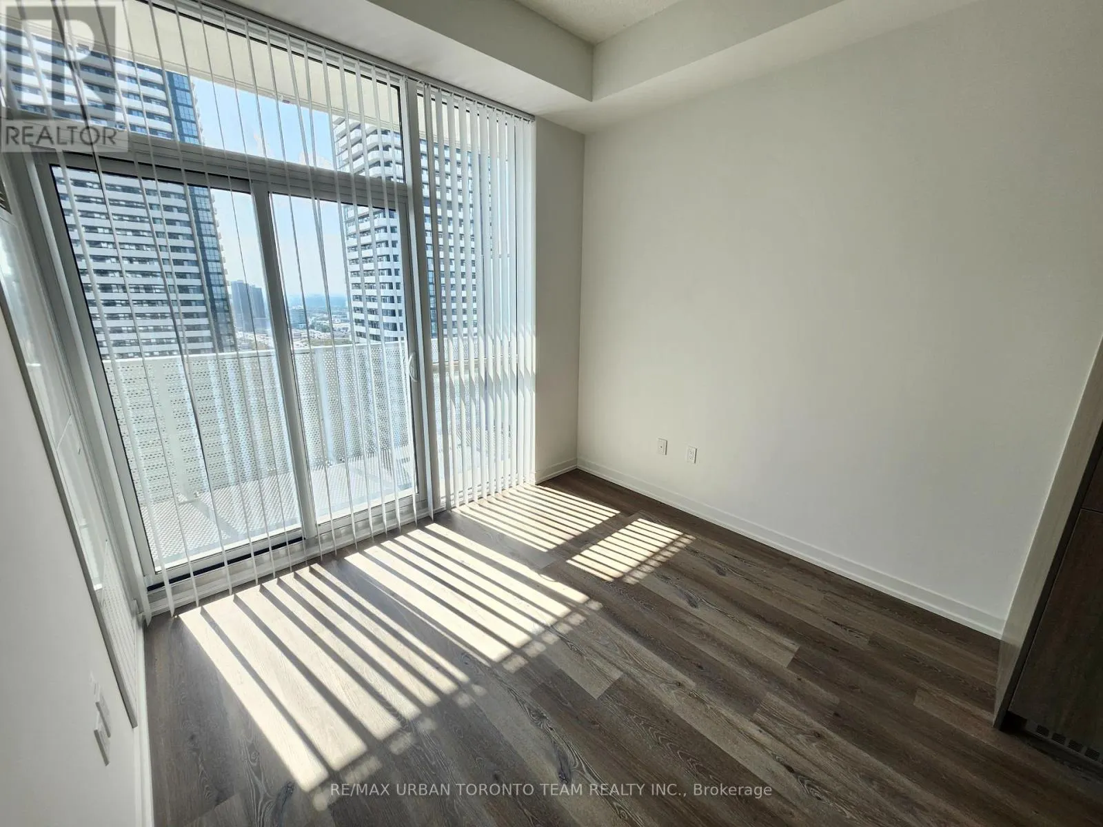 3101 - 28 INTERCHANGE WAY