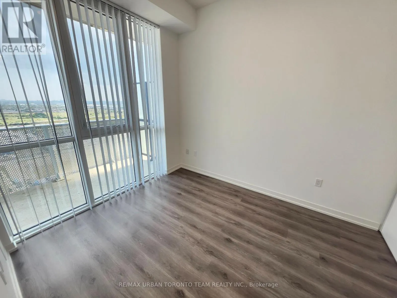 3111 - 28 INTERCHANGE WAY